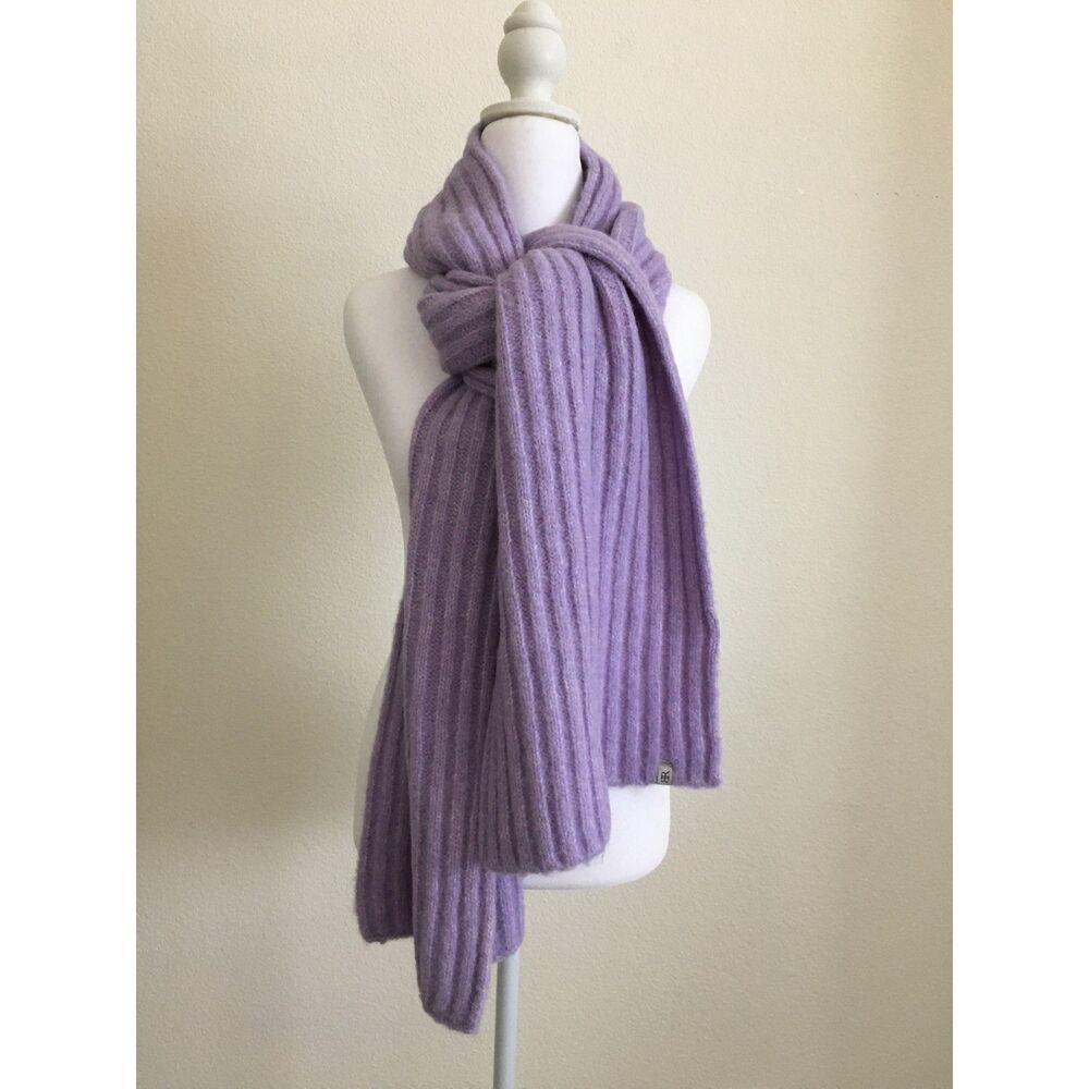 Banana Republic Soft Ribbed Alpaca Blend Scarf Lavender Purple 76x12 inches